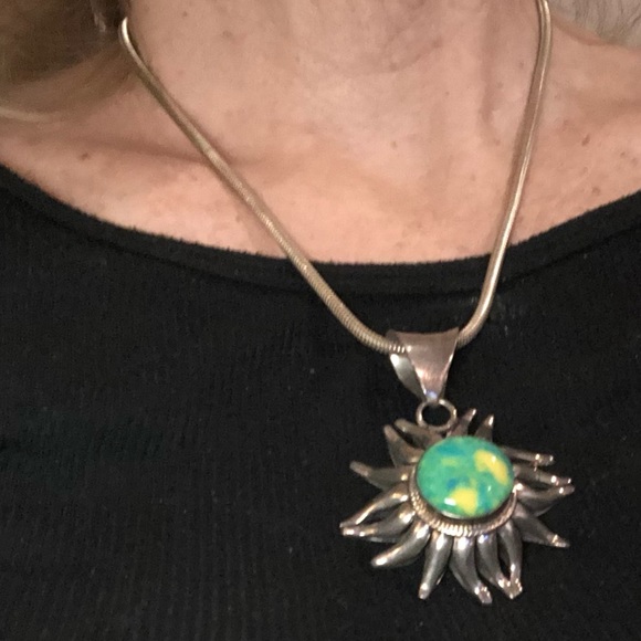 18” long sterling necklace 3 stunning charms! 🌸 - Picture 2 of 15